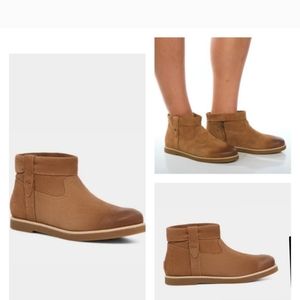 UGG Women's Josefene Cuff Fashion Boot 8.5